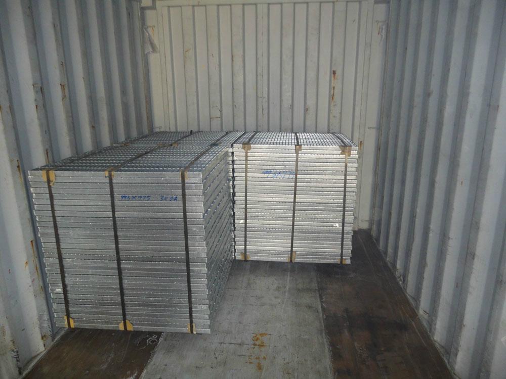 安平县慧金丝网制品厂 专业钢格板、钢格栅板制造与批发，热销产品高清细节展示